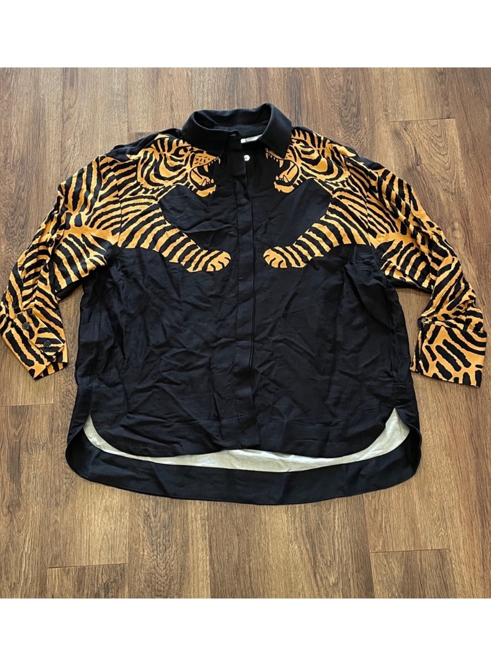 Farm Rio Tiger Button Up Shirt - Picture 4 of 4